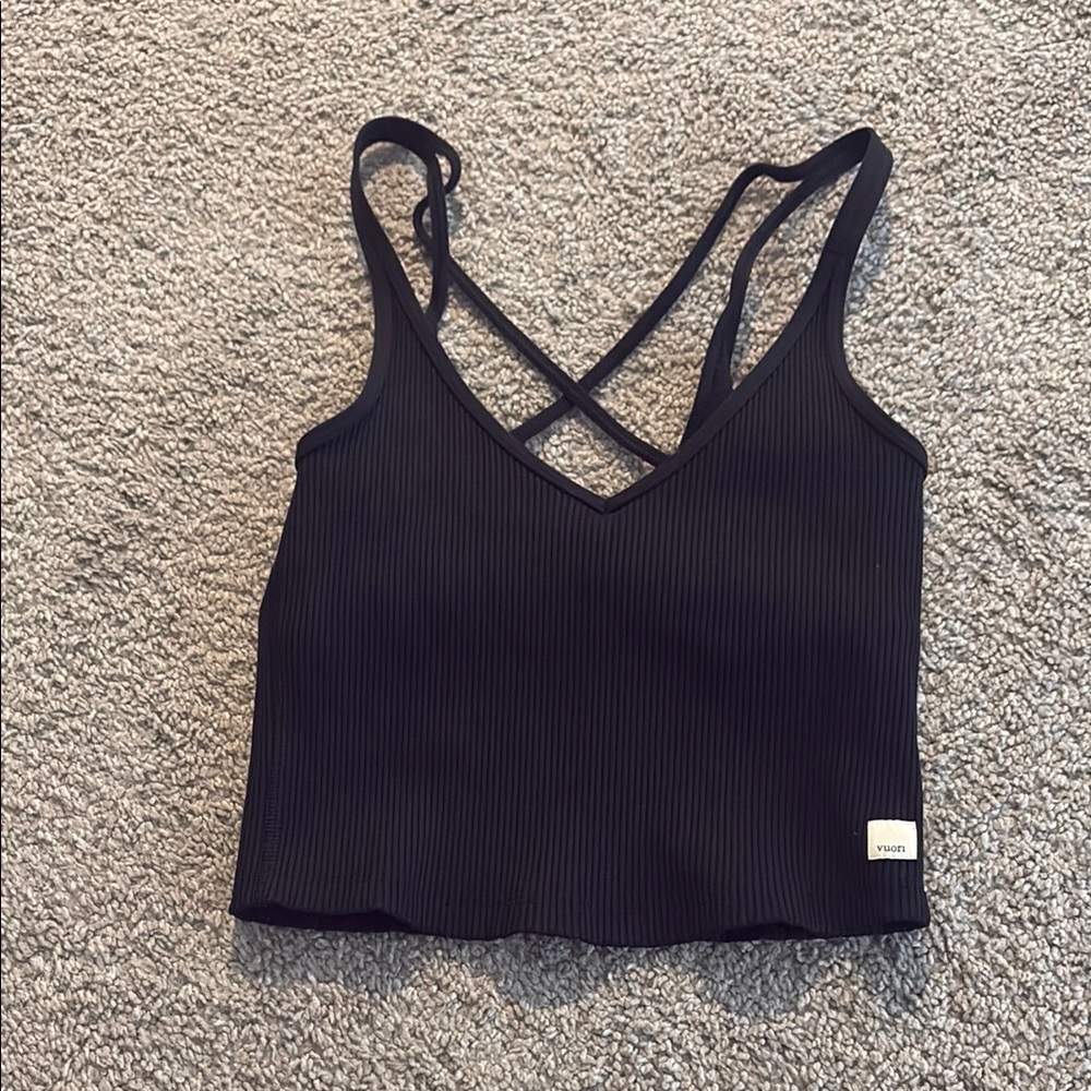 Vuori Black Crop Tank Top